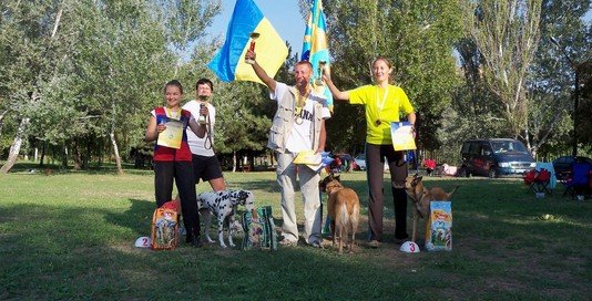 Призеры и победители Финала Кубка Украины по аджилити. Мариуполь, сентябрь 2011 года. Призеры и победители Финала Кубка Украины по аджилити. Мариуполь, сентябрь 2011 года. фото